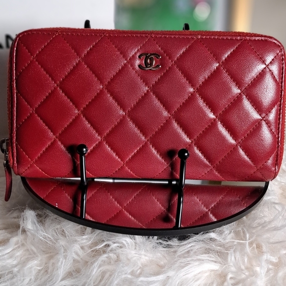 Chanel Red Quilted Cavier Zip Around Wallet With COA - Picture 4 of 14
